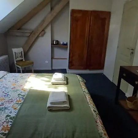 Pensión La Némerie 3*